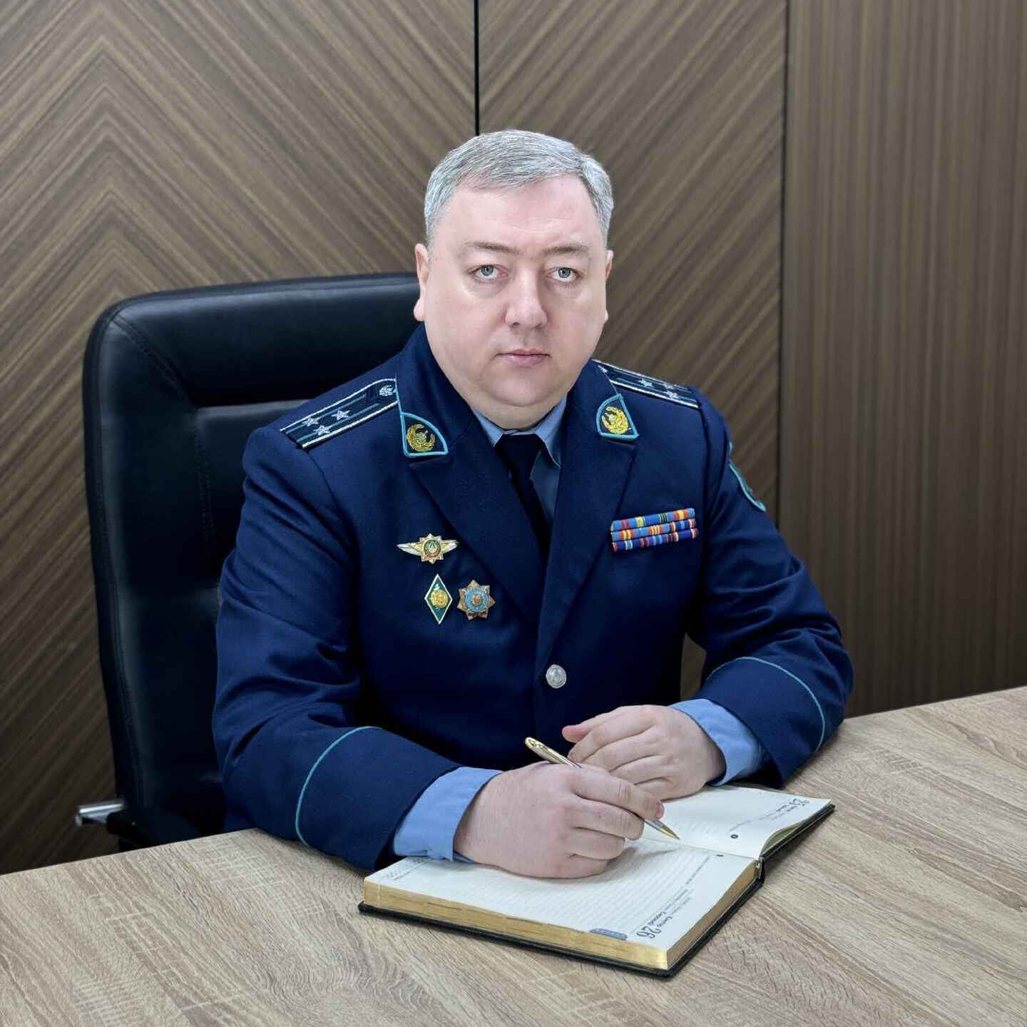 қарапайым сұлу жалаңаш әйелдер Дикті енгізіп, піскен